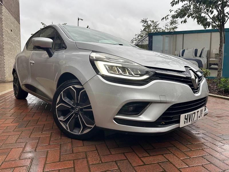 Silver Used 2017 Renault Clio IV Dynamique Hatchback | £4,995 (Good price) - Image 1/4