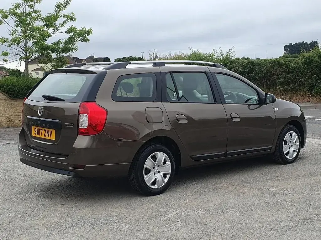 Used Dacia Logan MCV Lauréate 90 HP (66 kW) 2017 Brown Estate
