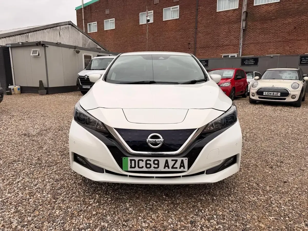 Used Nissan Leaf N-Connecta 110 kW (150 HP) 2020 White Hatchback