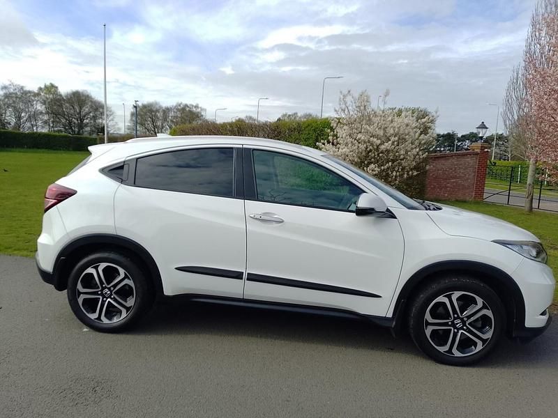 Used Honda HR-V EX 130 HP (95 kW) 2015 White SUV