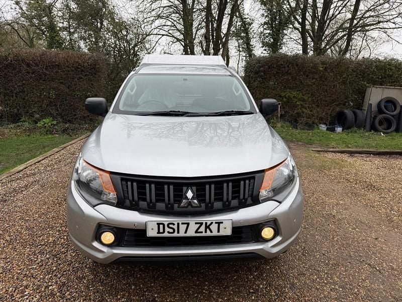 Second-hand Mitsubishi L200 2017 Argintiu Pickup