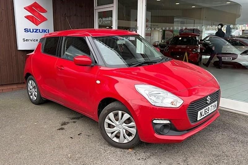 Used Suzuki Swift SZ3 90 HP (66 kW) 2019 Red Hatchback
