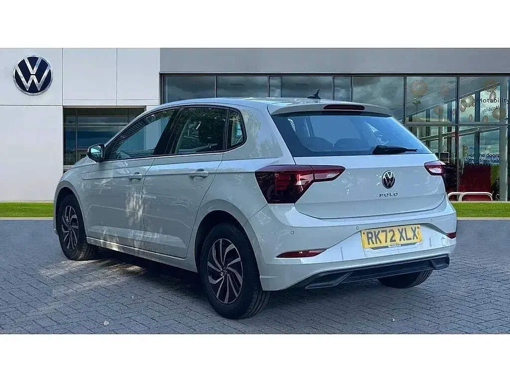 Used VW Polo Life 95 HP (69 kW) 2022 Ascot grey Hatchback