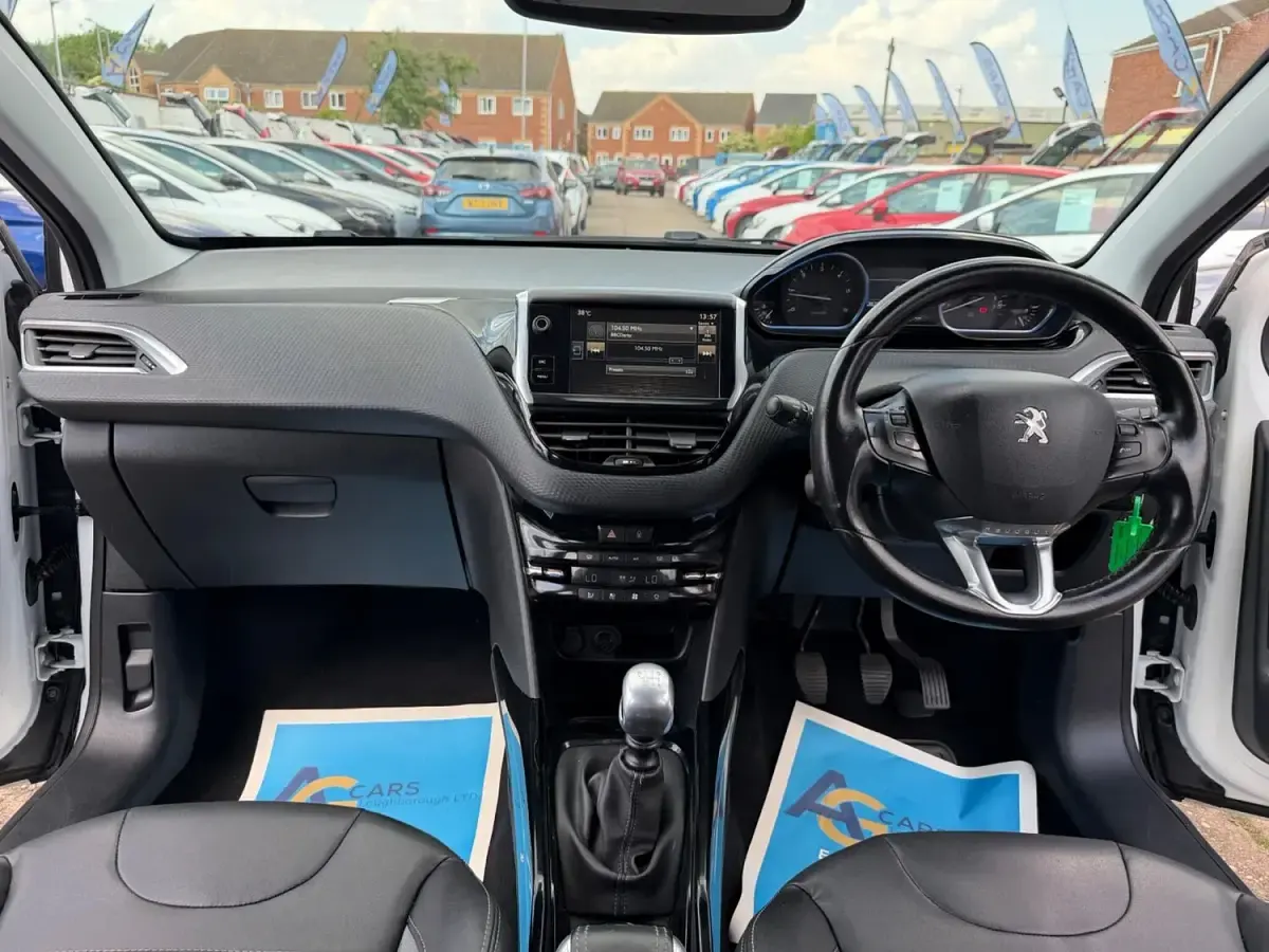 Used Peugeot 2008 Allure 120 HP (88 kW) 2016 White SUV