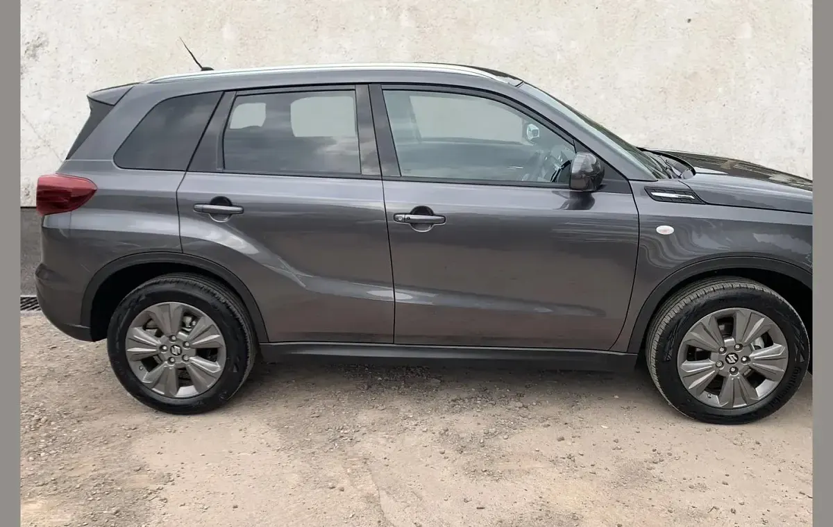 Novo Suzuki Vitara 127 HP (93 kW) 2025 Cinzento SUV