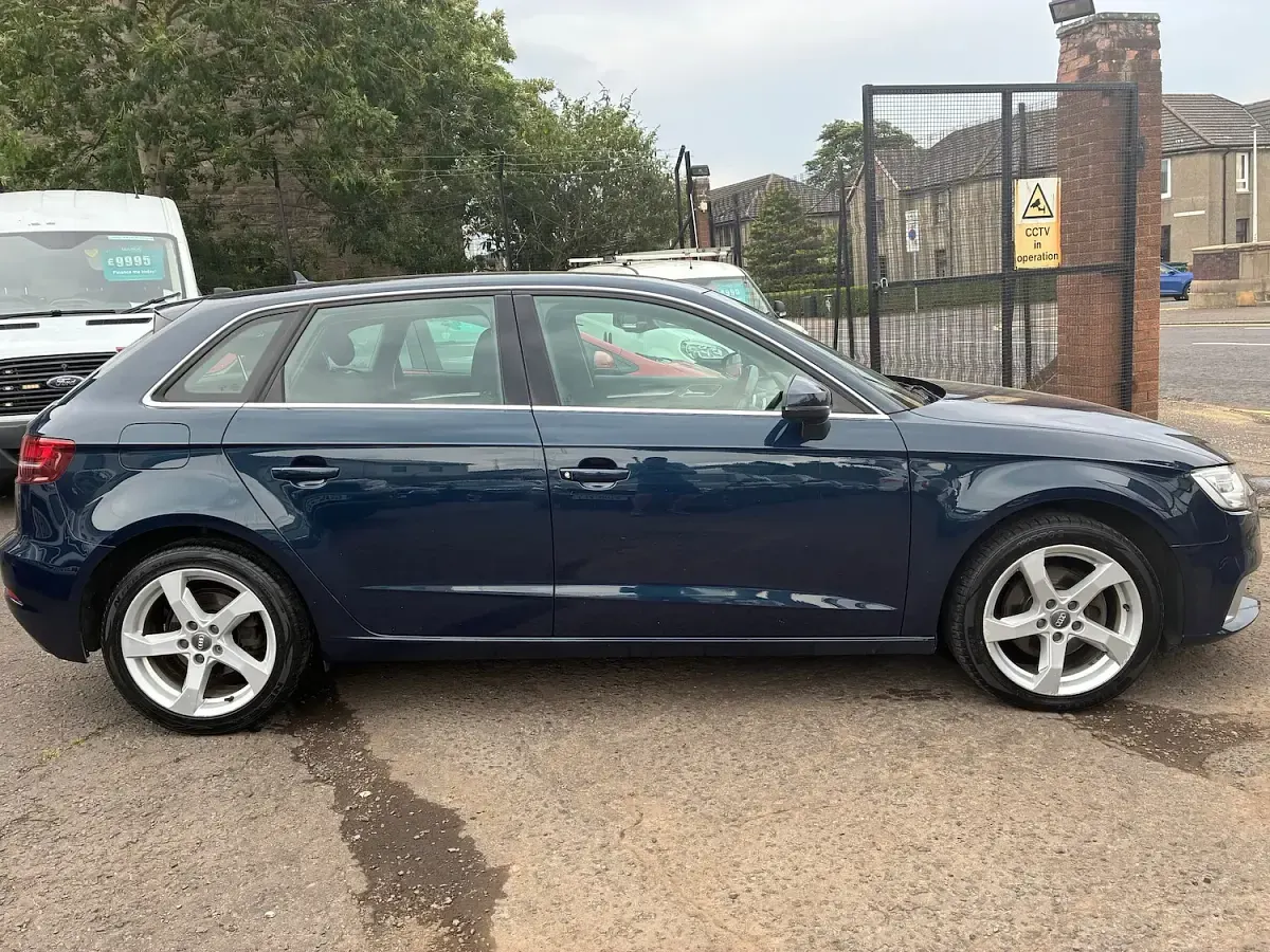 Used Audi A3 Sportback Sport 150 HP (110 kW) 2017 Blue Hatchback