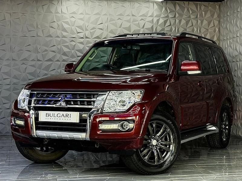 Used Mitsubishi Shogun 187 HP (137 kW) 2016 Red SUV