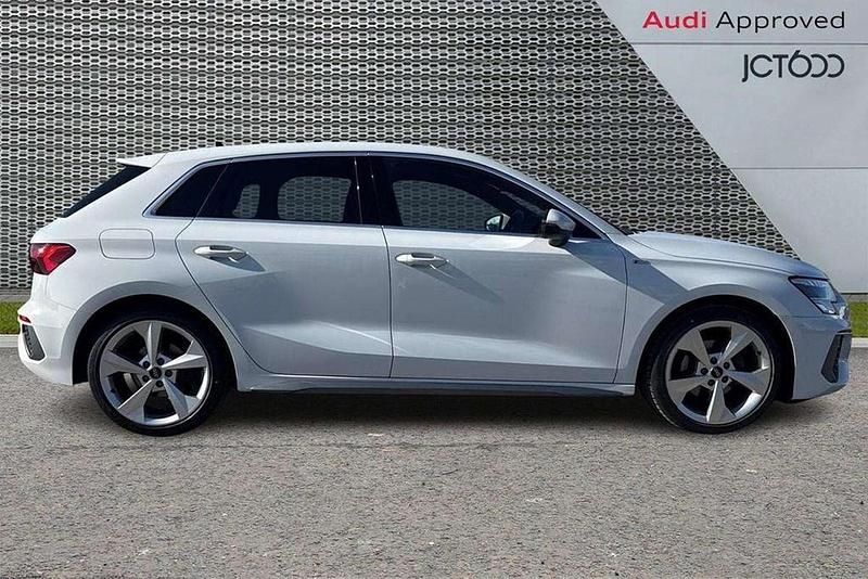 Used Audi A3 S-Line 147 HP (108 kW) 2024 White Hatchback