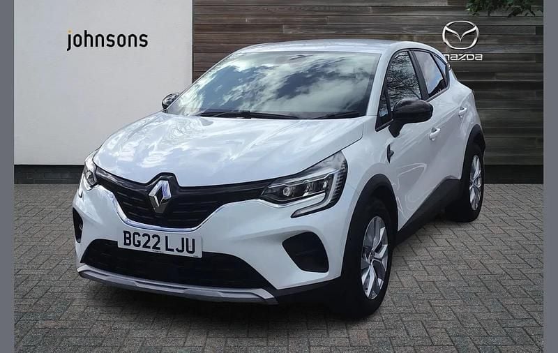 Used Renault Captur Iconic 138 HP (101 kW) 2022 White SUV