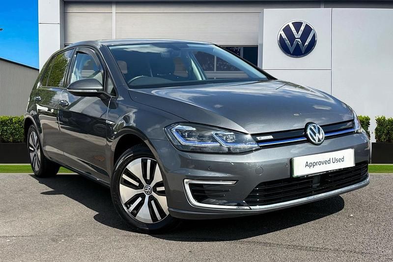 Usado VW e-Golf 99 kW (135 HP) 2020 Cinzento Citadino