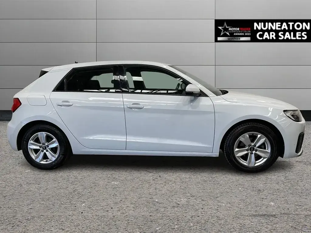 Used Audi A1 Sportback Design 95 HP (69 kW) 2023 White Hatchback