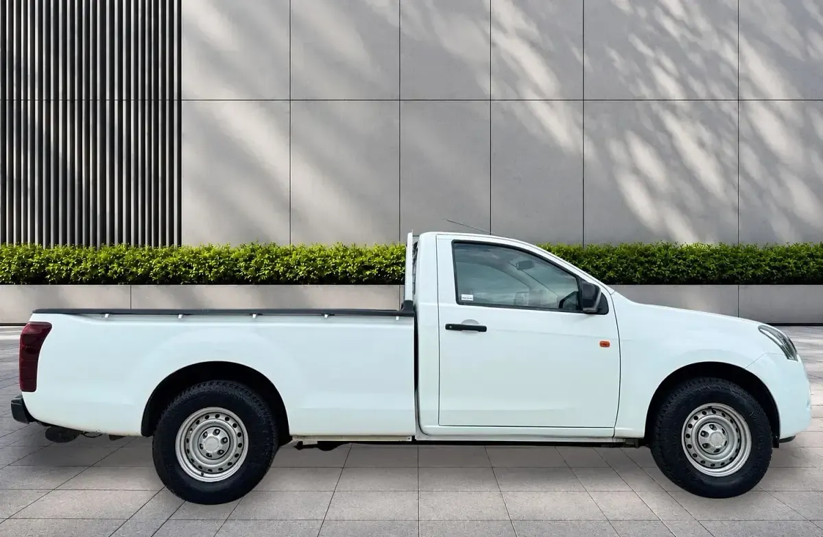 Used Isuzu D-Max 2017 White Pickup