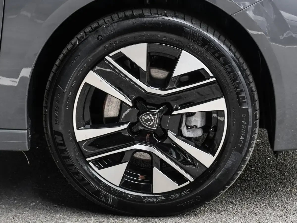 New Peugeot 208 Allure 108 HP (79 kW) 2026 Grey Hatchback