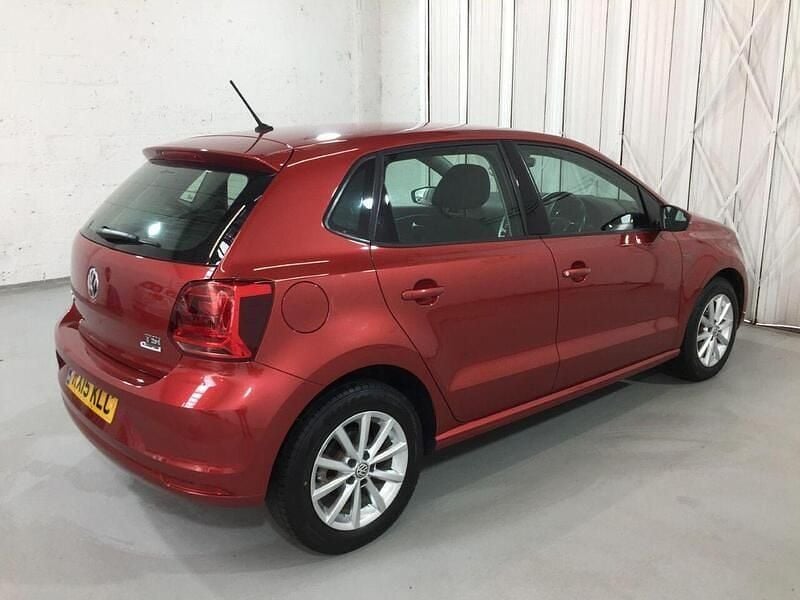 Used VW Polo SE 90 HP (66 kW) 2015 Red Hatchback