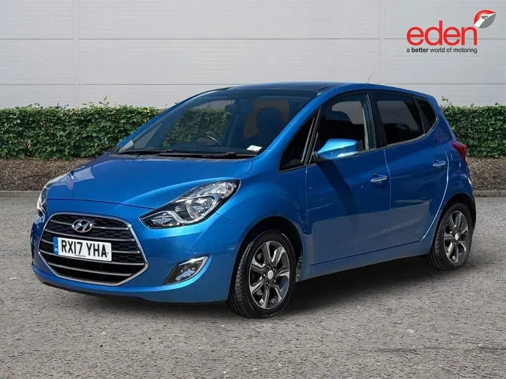 Used Hyundai ix20 Premium 125 HP (91 kW) 2017 Blue Hatchback