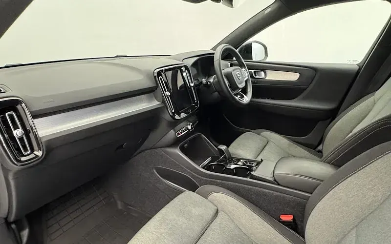 Used Volvo XC40 Plus 163 HP (119 kW) 2023 Grey SUV