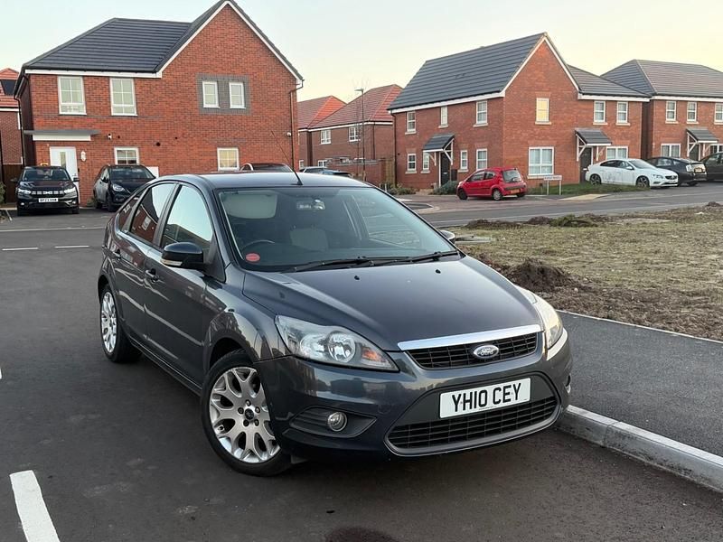 Grey Used 2010 Ford Focus Zetec Hatchback | £1,995 (Fair price) - Image 1/4