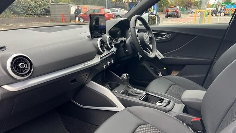 New Audi Q2 S-Line 150 HP (110 kW) 2025 White SUV