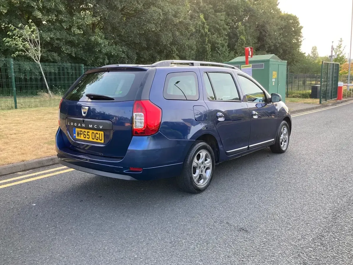Used Dacia Logan MCV Lauréate 90 HP (66 kW) 2015 Blue Estate