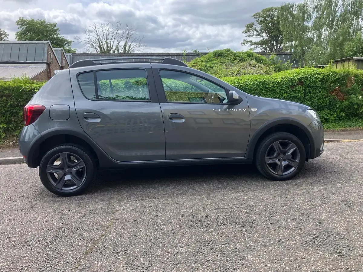 Used Dacia Sandero Stepway 90 HP (66 kW) 2017 Grey Hatchback
