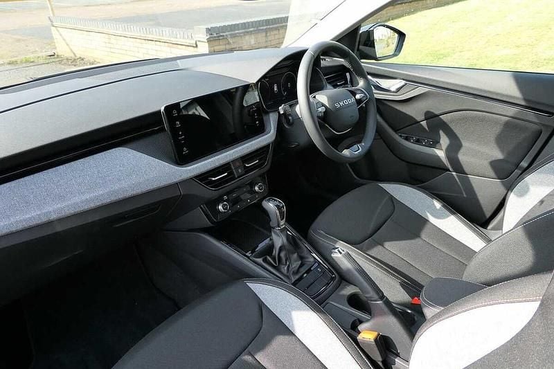 Used Skoda Scala SE 85 HP (62 kW) 2025 Black magic pearl effect Hatchback