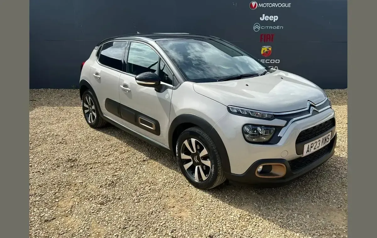 Used Citroën C3 PureTech 81 HP (59 kW) 2023 Beige Hatchback