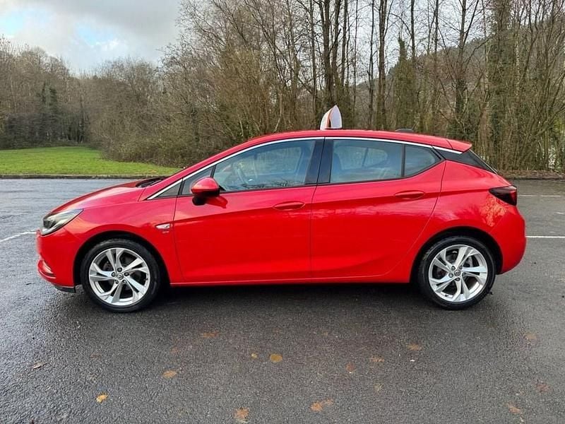 Used Vauxhall Astra SRi 105 HP (77 kW) 2016 Red Hatchback