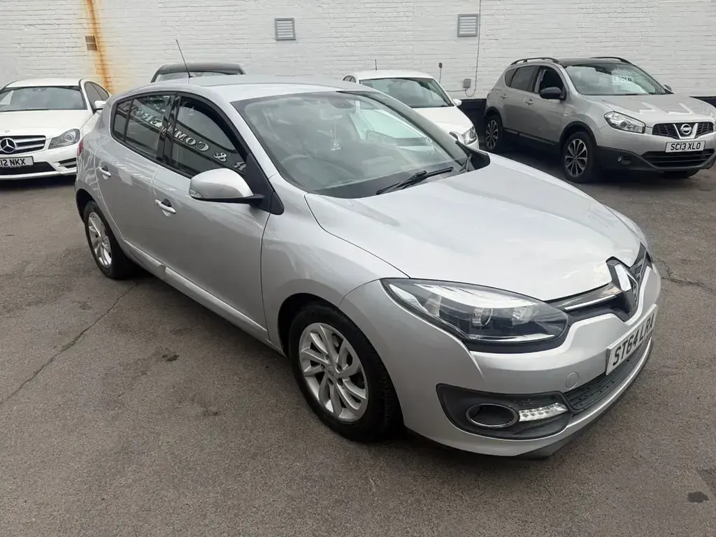 Used Renault Mégane Dynamique 110 HP (80 kW) 2014 Silver Hatchback