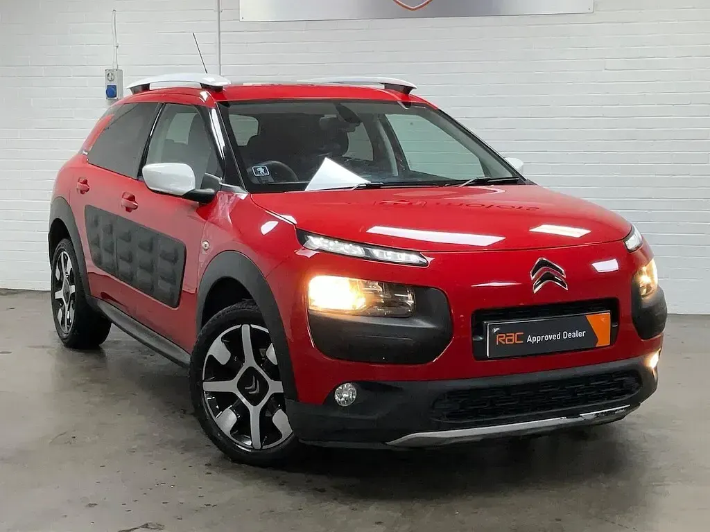 Used Citroën C4 Cactus Rip Curl 2017 Red Hatchback