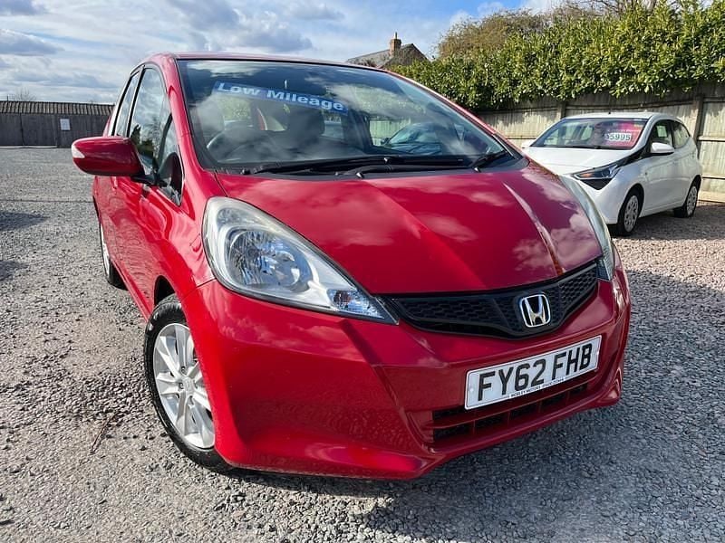 Used Honda Jazz ES 99 HP (72 kW) 2012 Red Hatchback