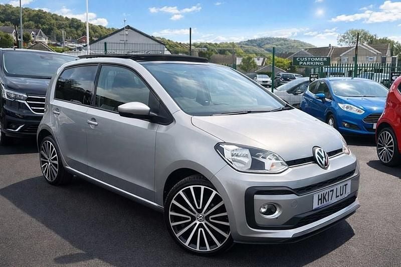 Used VW up! high up! 90 HP (66 kW) 2017 Silver Hatchback
