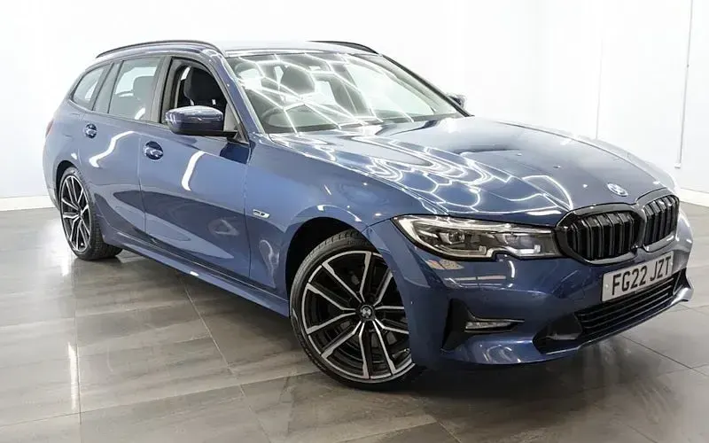 Begagnad BMW 330e Sport Line 292 HK (214 kW) 2022 Kombi