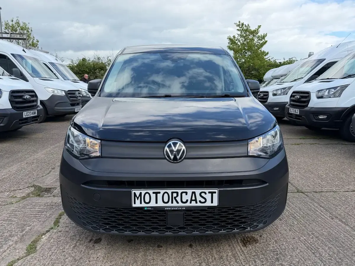 Used VW Caddy 102 HP (75 kW) 2022 Black MPV