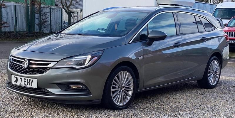 Used Vauxhall Astra Elite 150 HP (110 kW) 2017 Grey Estate
