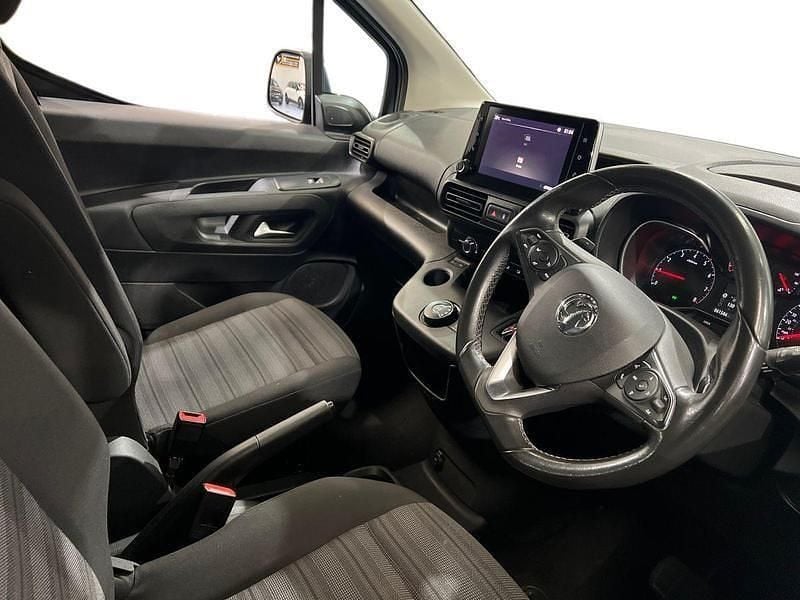 Used Vauxhall Combo 130 HP (95 kW) 2021 Blue MPV