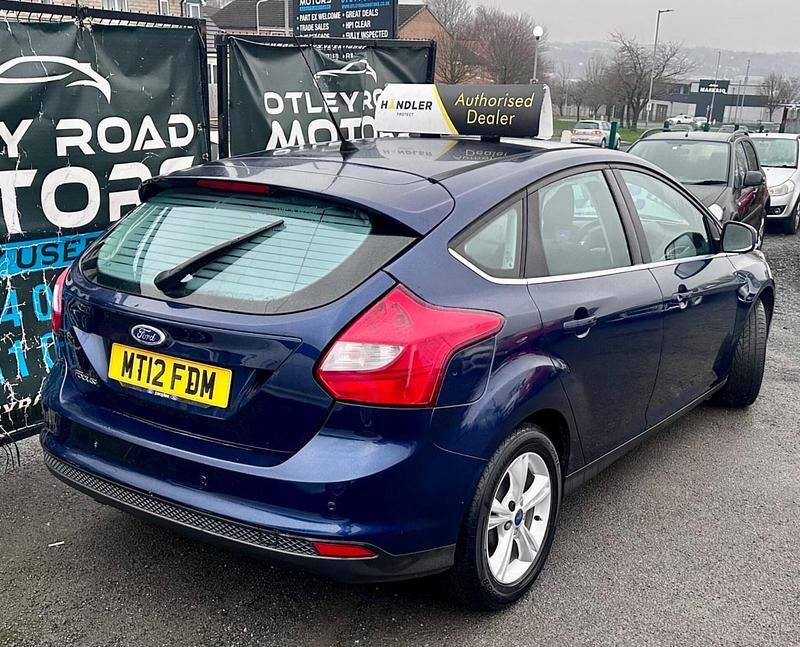 Used Ford Focus Zetec 2012 Blue Hatchback