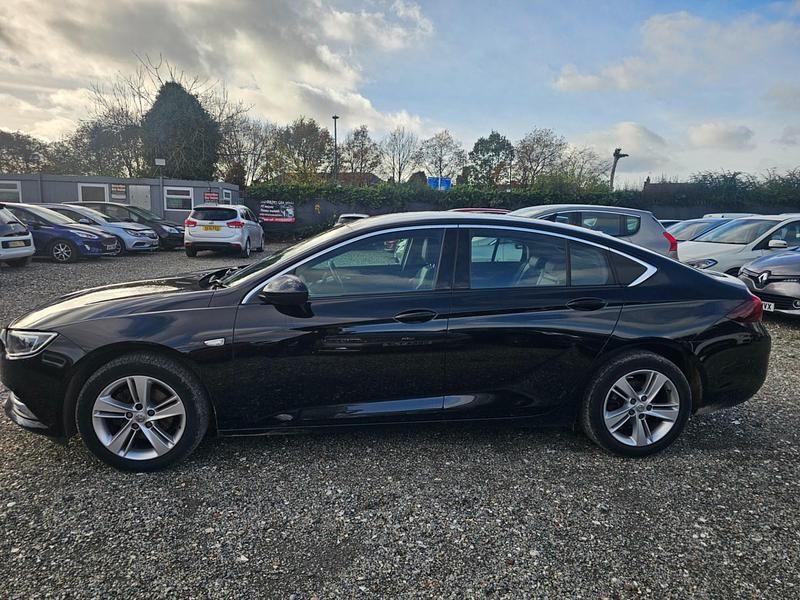 Used Vauxhall Insignia Sport 110 HP (80 kW) 2018 Black Hatchback