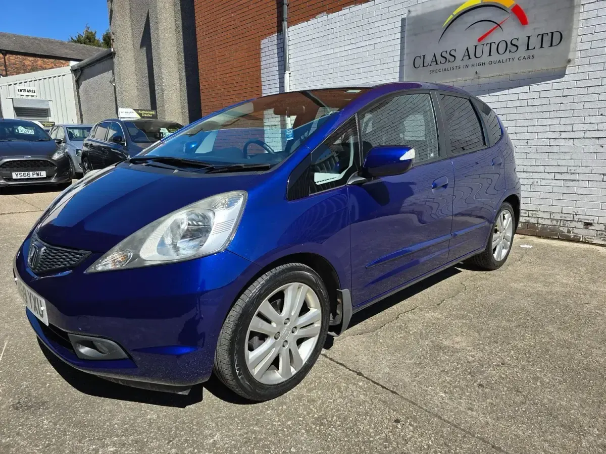 Begagnad Honda Jazz EX 100 HK (73 kW) 2009 Blå Halvkombi