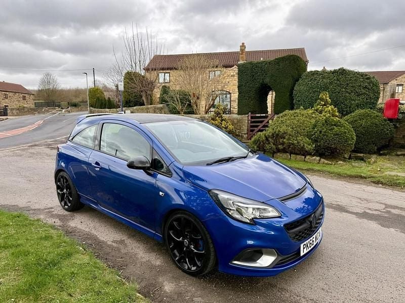 Second-hand Vauxhall Corsa 205 CP (150 kW) 2016 Albastru Hatchback