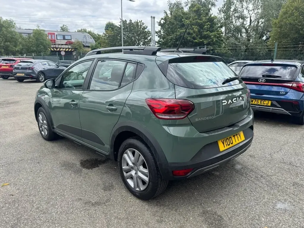 Used Dacia Sandero Expression 90 HP (66 kW) 2023 Green Hatchback