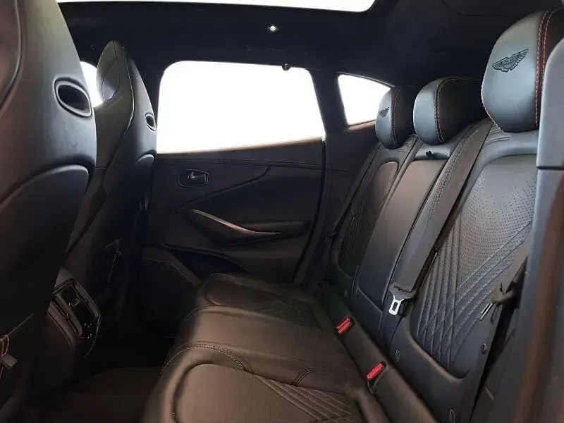 Used Aston Martin DBX 550 HP (404 kW) 2021 Black SUV