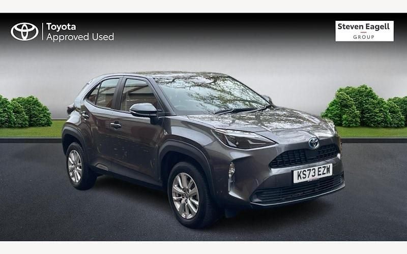 Used 2025 Toyota Yaris Hybrid Estate | £20,258 (Super price) - Image 1/4