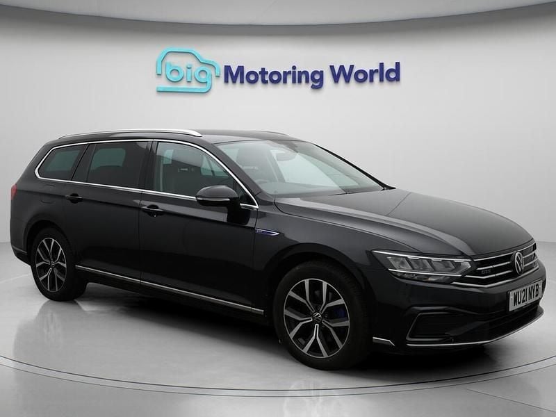 Black Used 2021 VW Passat GTE Estate | £16,800 (Good price) - Image 1/4