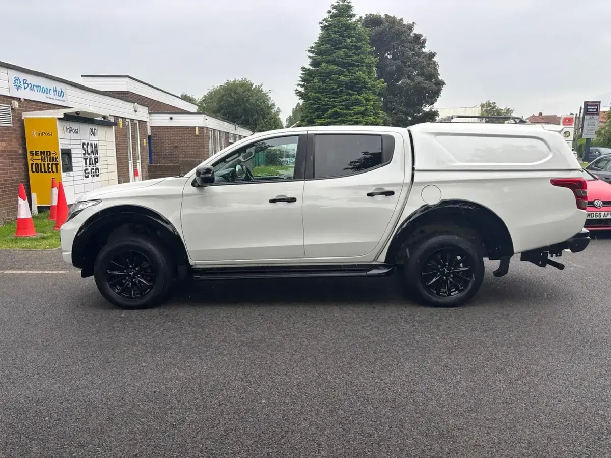 Used Mitsubishi L200 181 HP (133 kW) 2020 White Pickup