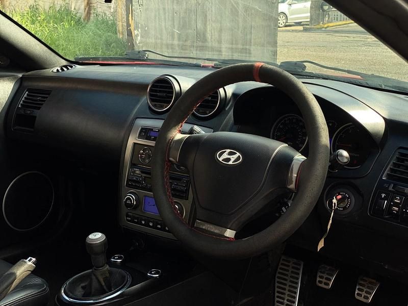 Used Hyundai Coupé 2009 Red Coupe