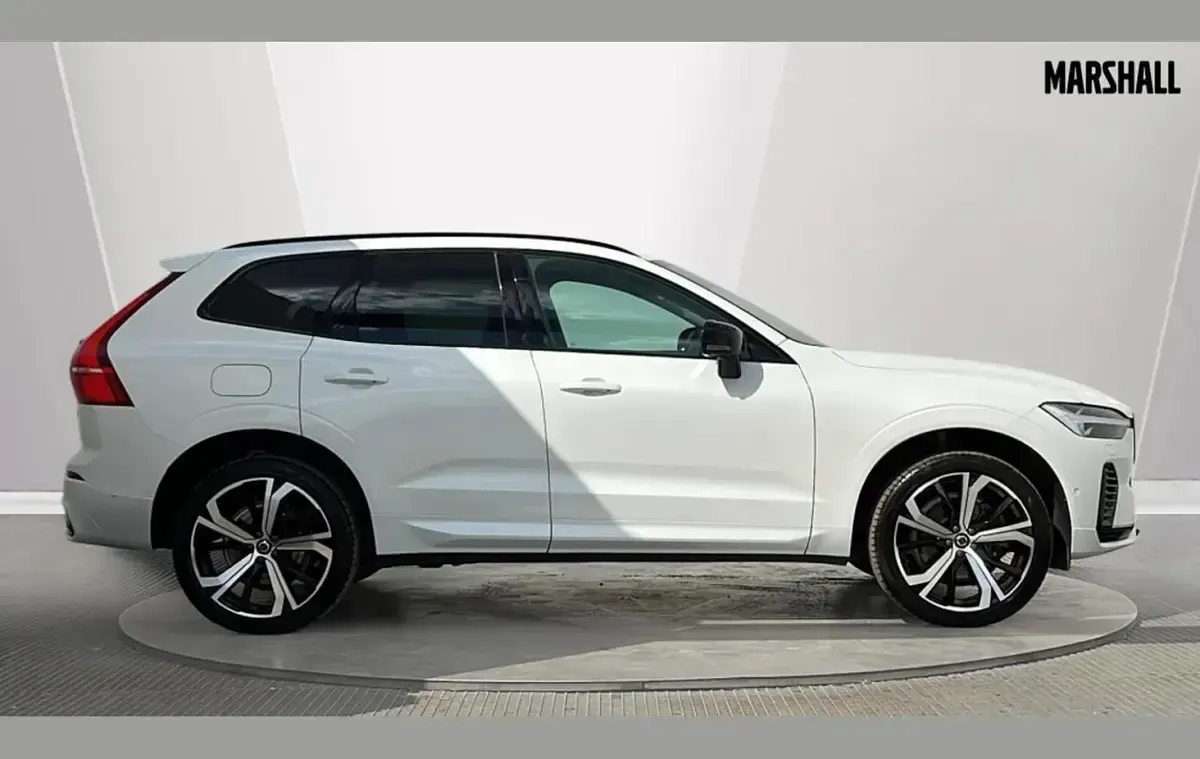 Used Volvo XC60 Ultimate 455 HP (334 kW) 2023 White SUV