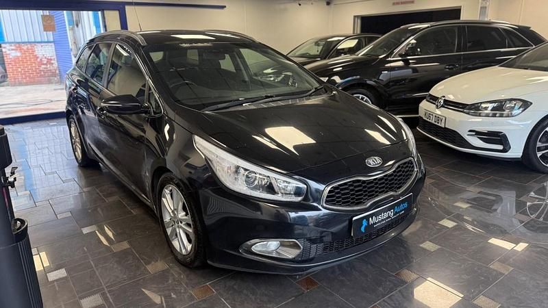 Black Used 2013 Kia Ceed Sportswagon 3 Estate | £2,490 (Good price) - Image 1/4