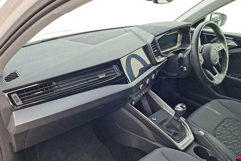 Used Audi A1 Sport 94 HP (69 kW) 2023 White SUV