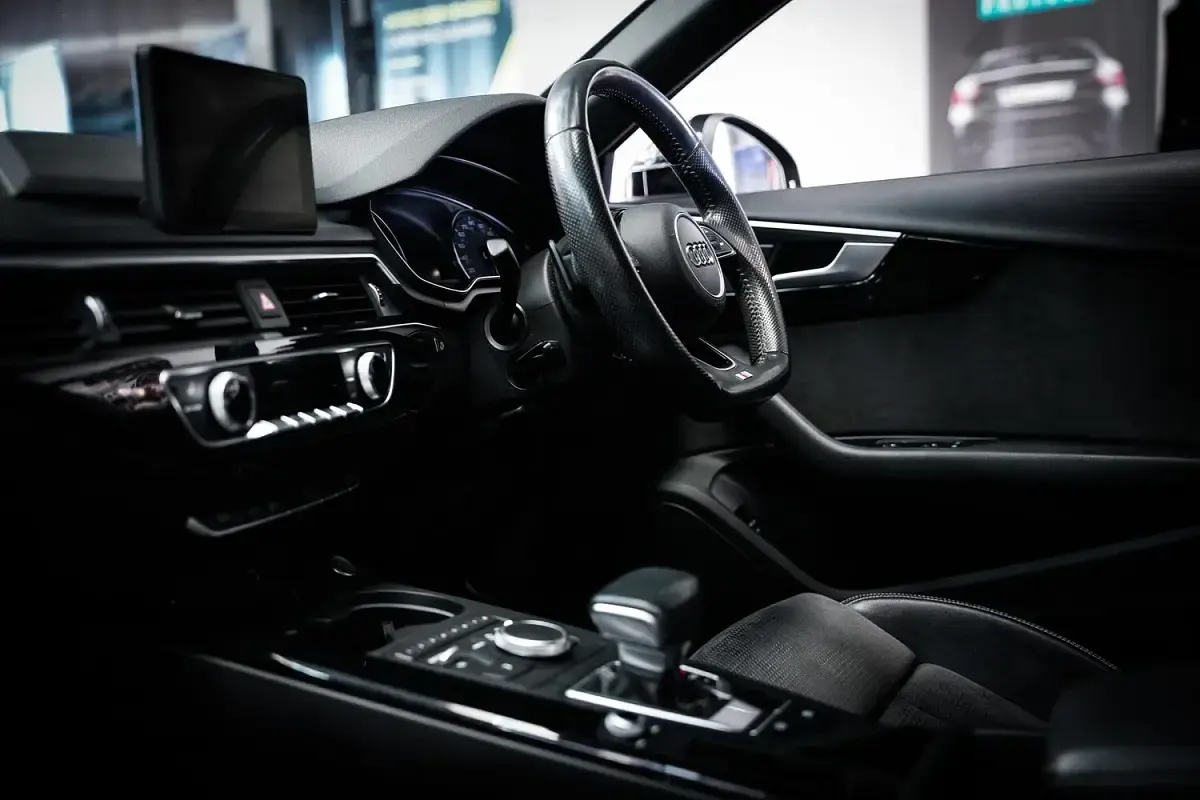 Used Audi A4 Black Edition 190 HP (139 kW) 2019 Grey Sedan
