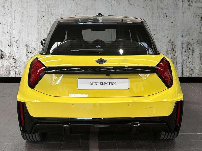 Ny Mini Cooper Sport 135 kW (184 HK) 2025 Gul Halvkombi